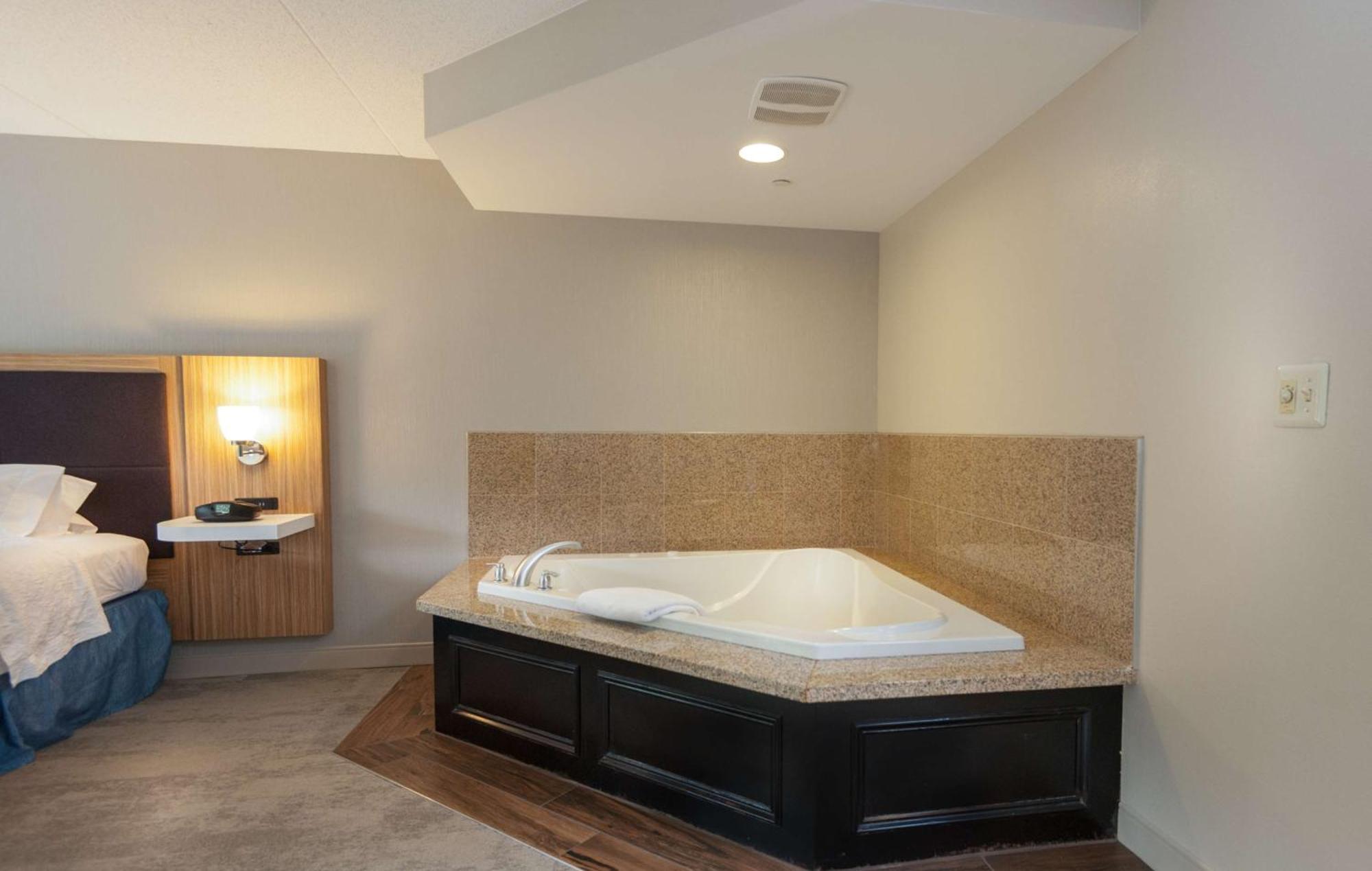Hampton Inn Doylestown Warrington Exterior foto